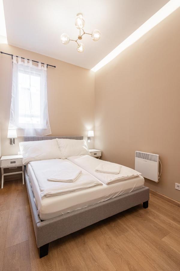Kl31 - - Klauzal Square By Bqa Budapest