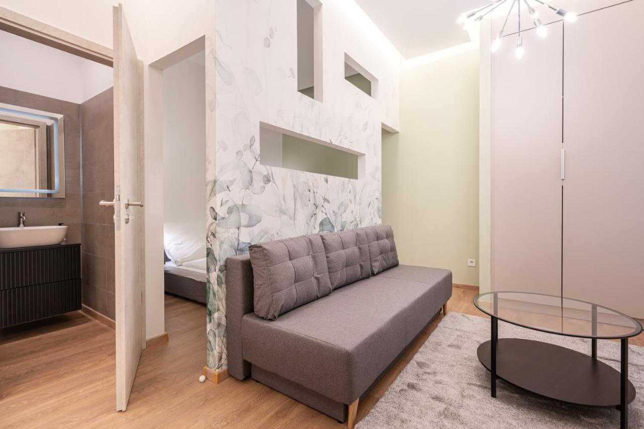 Kl31 - - Klauzal Square By Bqa * Budapest