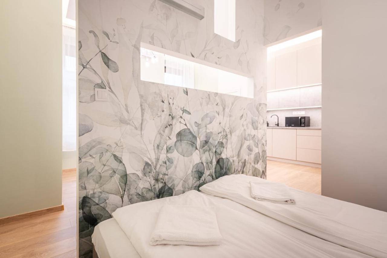 Kl31 - - Klauzal Square By Bqa * Budapest